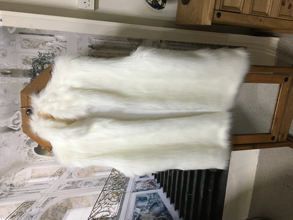 long gilet faux fur
