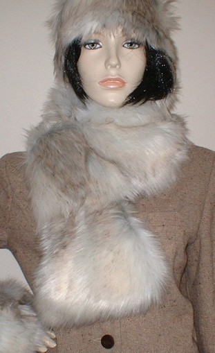 Snow Wolf Faux Fur Pull Through Collar