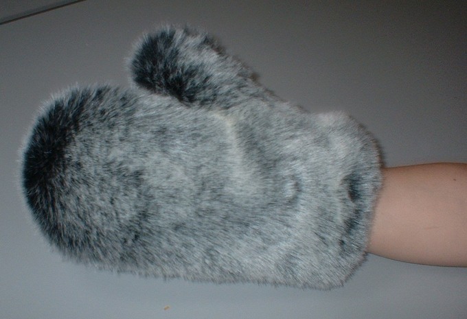 Faux Fur Massage Mitts Faux Fur Throws Fabric and Fashion