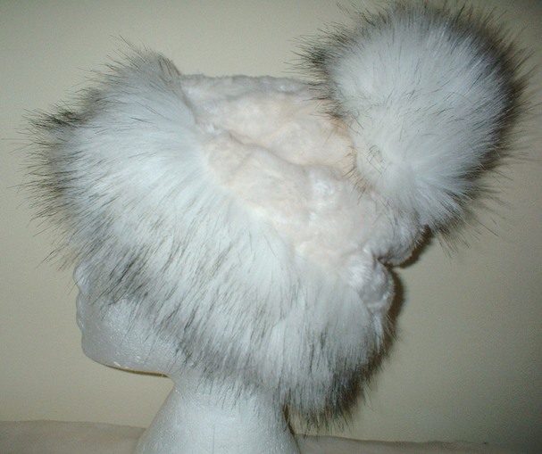 Alaska Faux Fur Bobble Hat